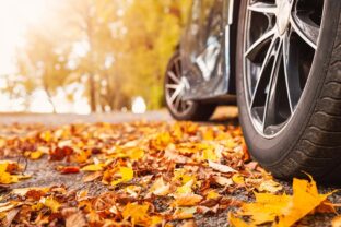 Comment préparer sa voiture pour l’automne ?