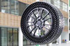 Le pneu increvable de Michelin attendu en 2024