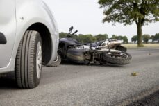 Connecter autos et motos pourrait sauver des vies
