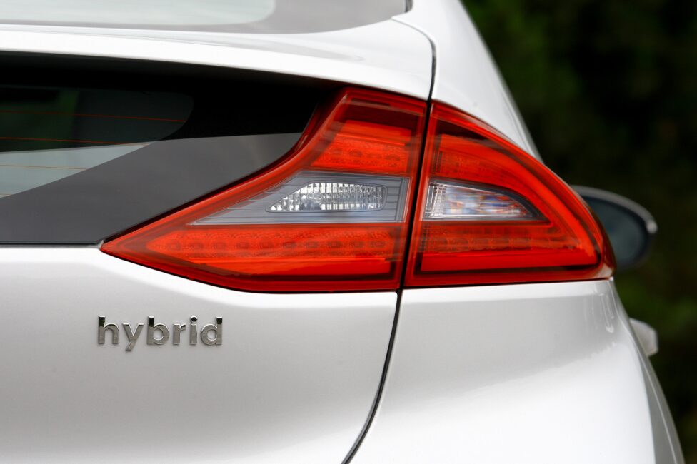 Automobile : les ventes d’hybrides ont égalé le diesel en Europe en 2021