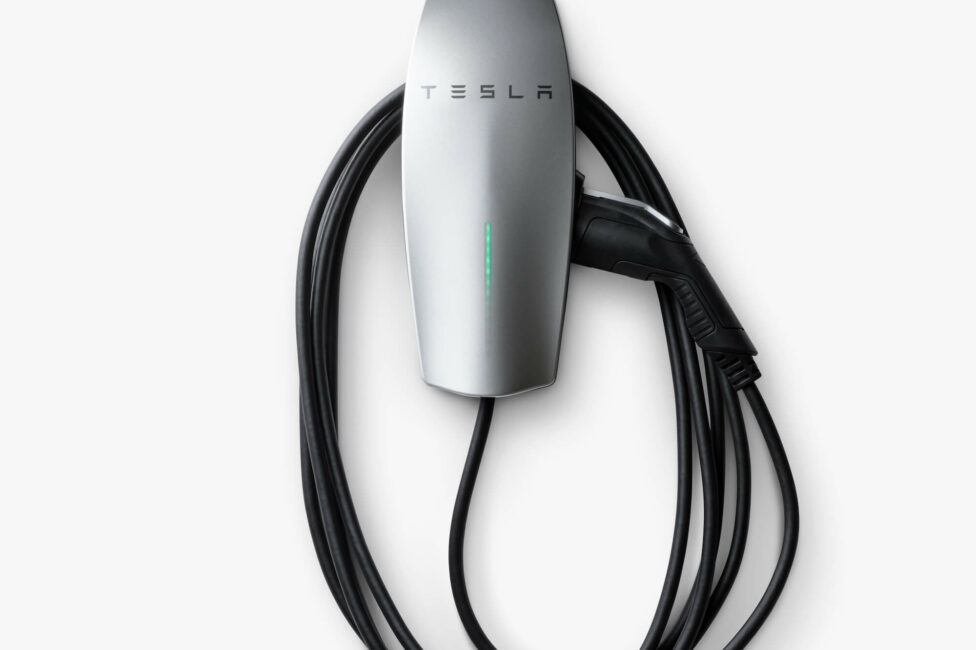 Tesla lance un chargeur domestique compatible avec toutes les